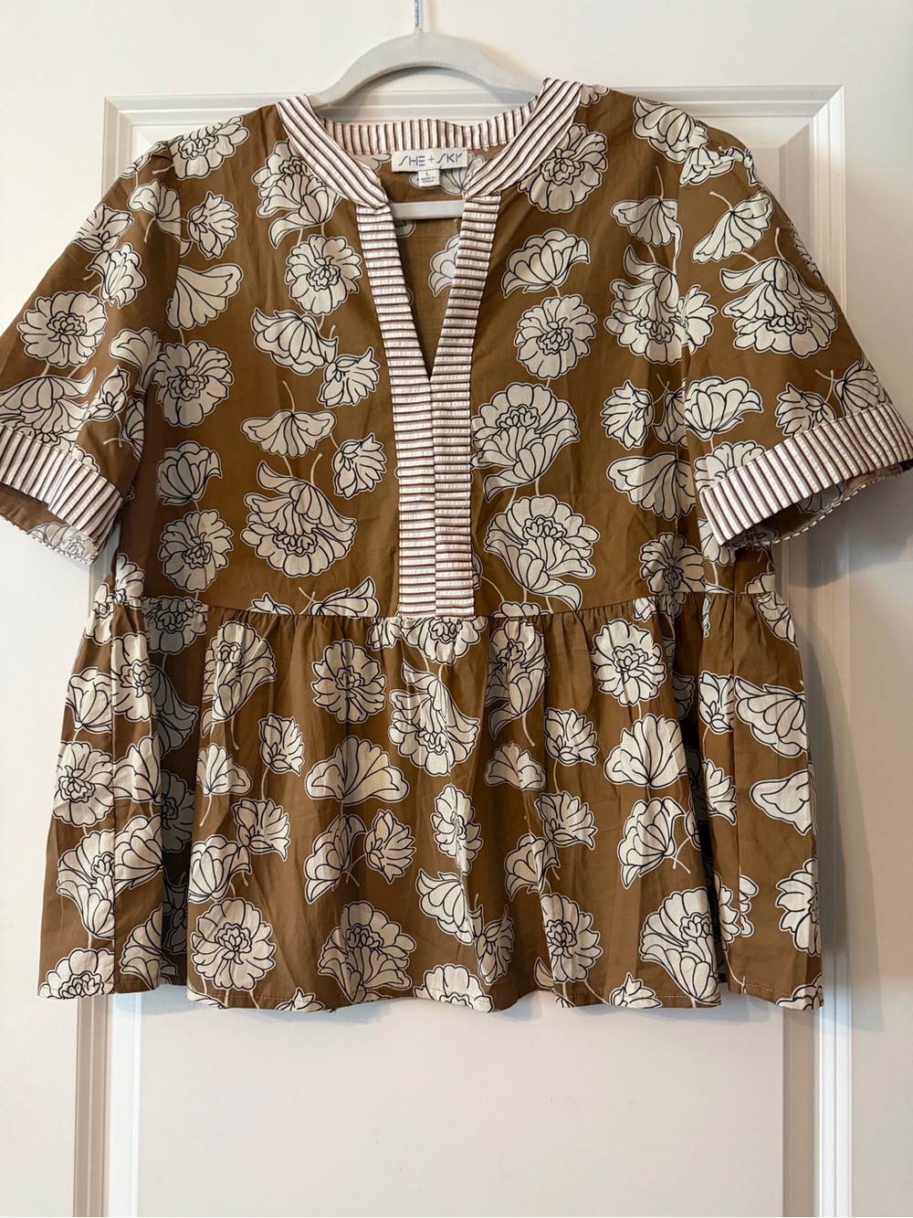 She + Sky Brown Floral Peplum Tunic with White Stripe Trim size lg